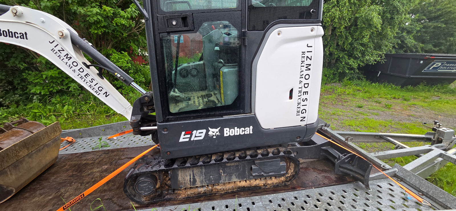 Bobcat E19 inkl släp.