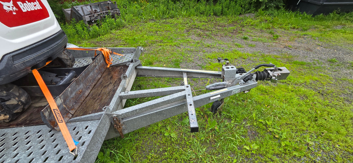 Bobcat E19 inkl släp.