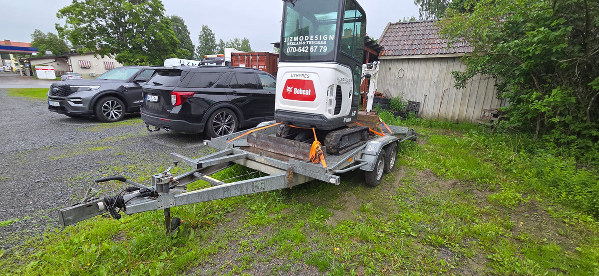 Bobcat E19 inkl släp.