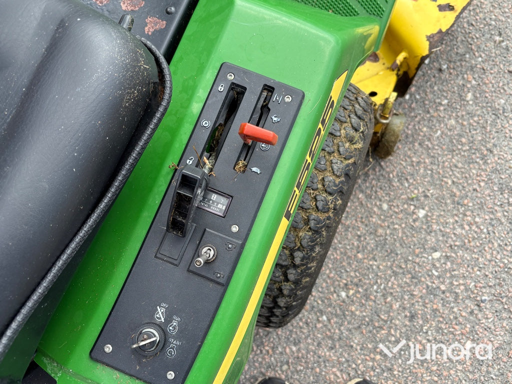 Frontklippare - John Deere, F525
