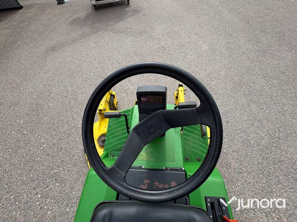 Frontklippare - John Deere, F525