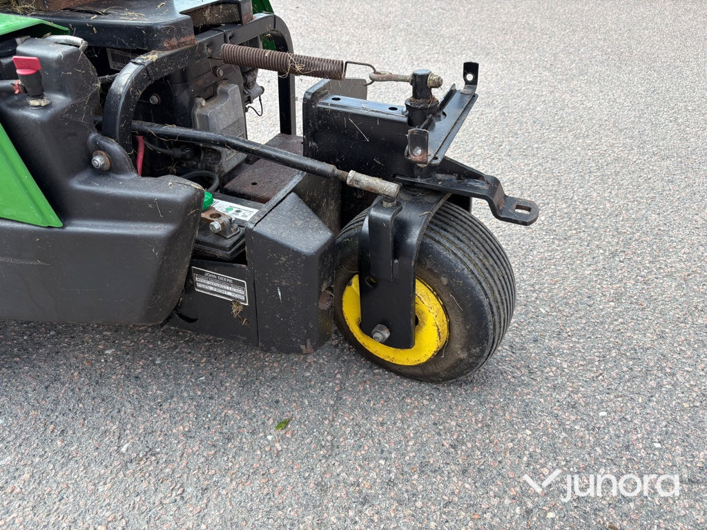 Frontklippare - John Deere, F525