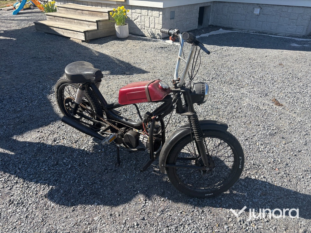 Moped - Jawa, 210