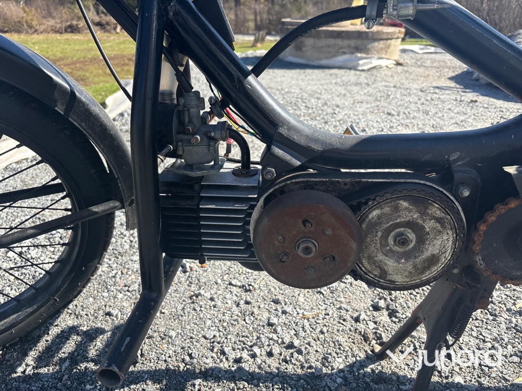 Moped - Jawa, 210