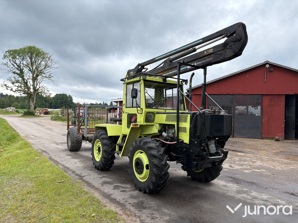 MB Trac 800 med Mowi kran och vagn