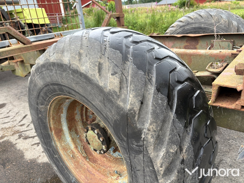 MB Trac 800 med Mowi kran och vagn