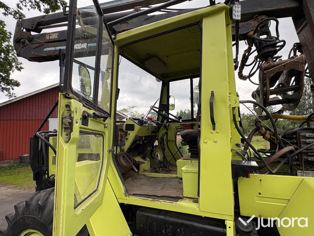 MB Trac 800 med Mowi kran och vagn