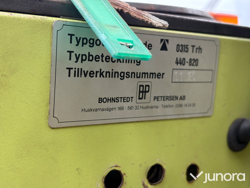 MB Trac 800 med Mowi kran och vagn