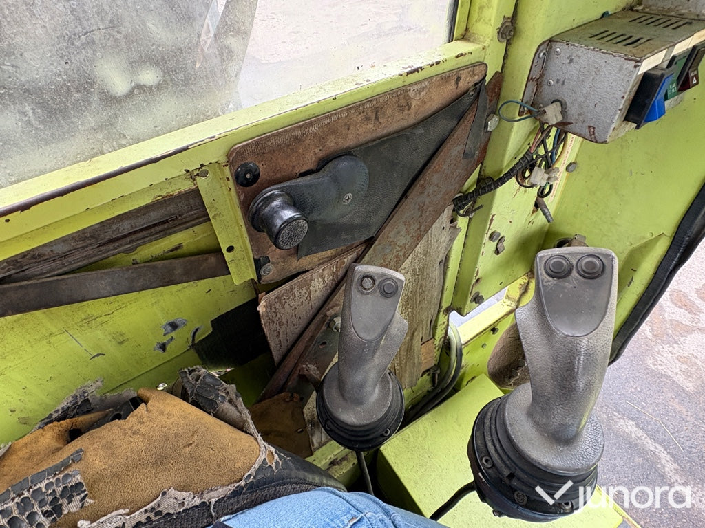 MB Trac 800 med Mowi kran och vagn