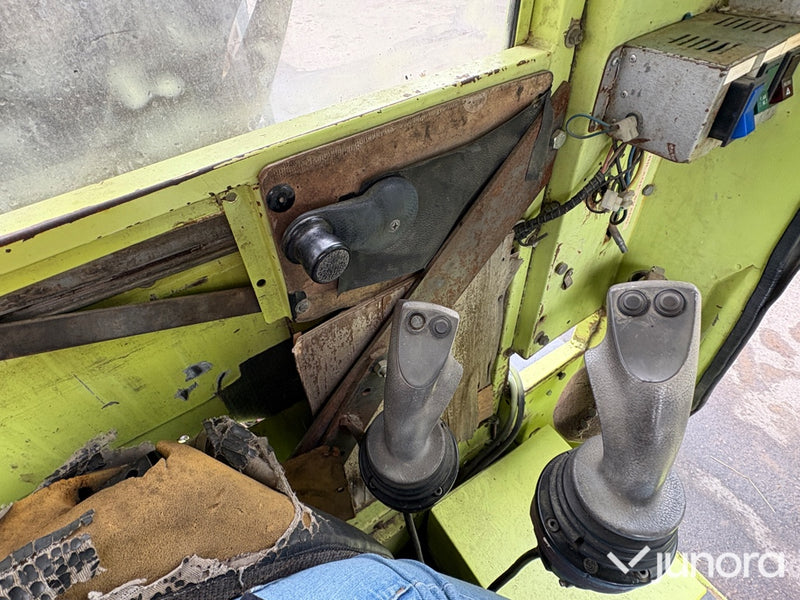 MB Trac 800 med Mowi kran och vagn