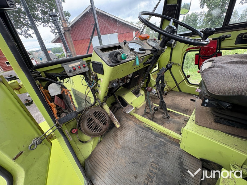MB Trac 800 med Mowi kran och vagn