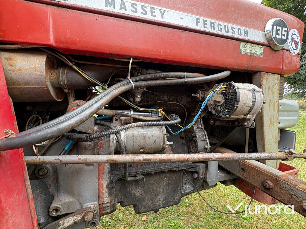 Traktor - Massey Ferguson, 135 Special 8-VX