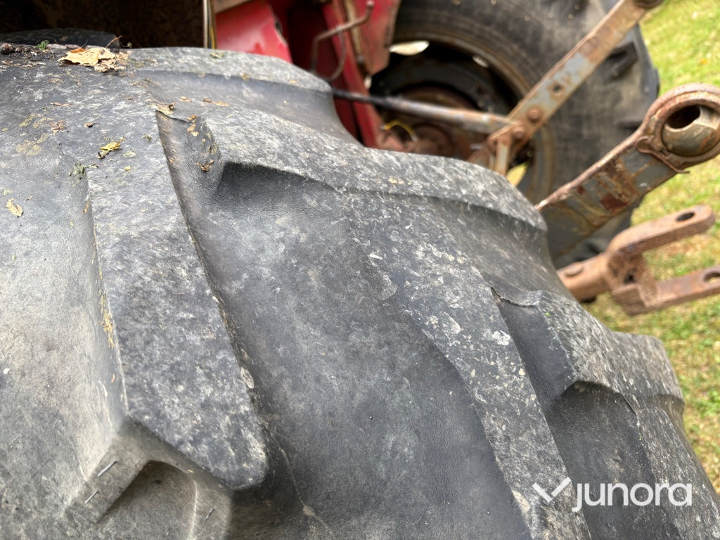 Traktor - Massey Ferguson, 135 Special 8-VX