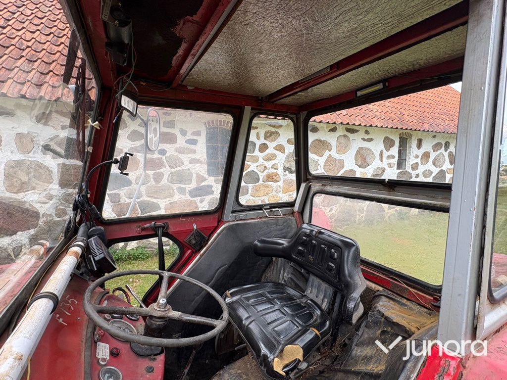 Traktor - Massey Ferguson, 135 Special 8-VX