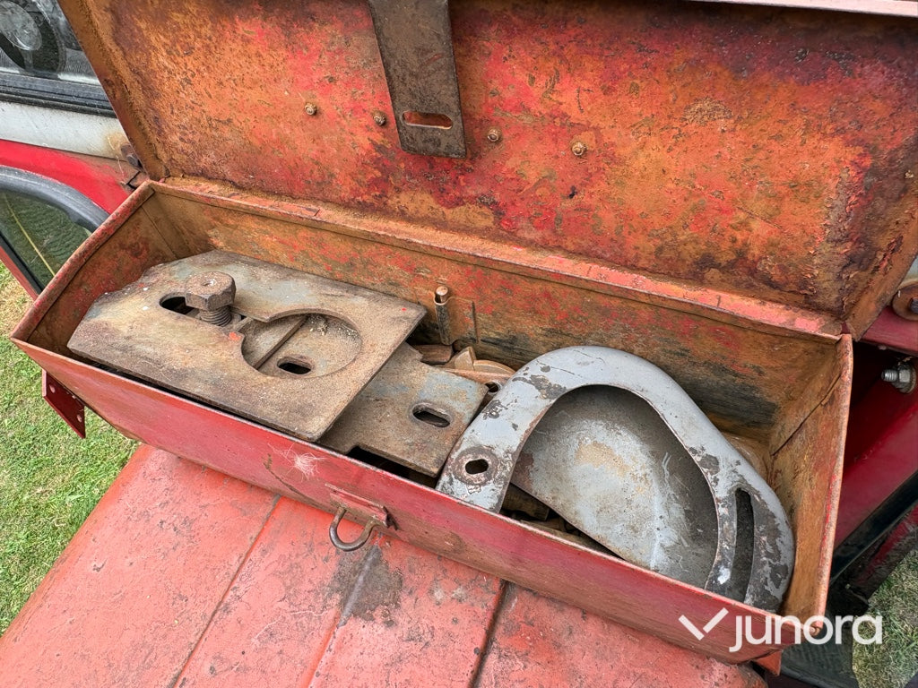 Traktor - Massey Ferguson, 135 Special 8-VX