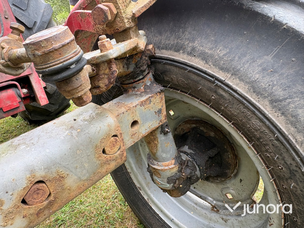 Traktor - Massey Ferguson, 135 Special 8-VX