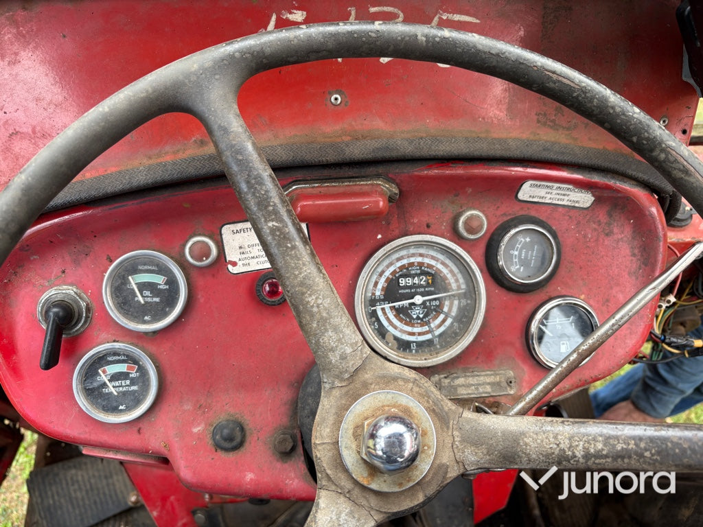 Traktor - Massey Ferguson, 135 Special 8-VX