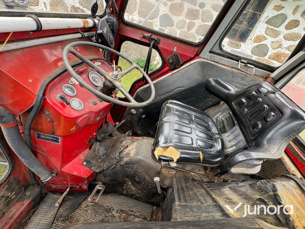 Traktor - Massey Ferguson, 135 Special 8-VX