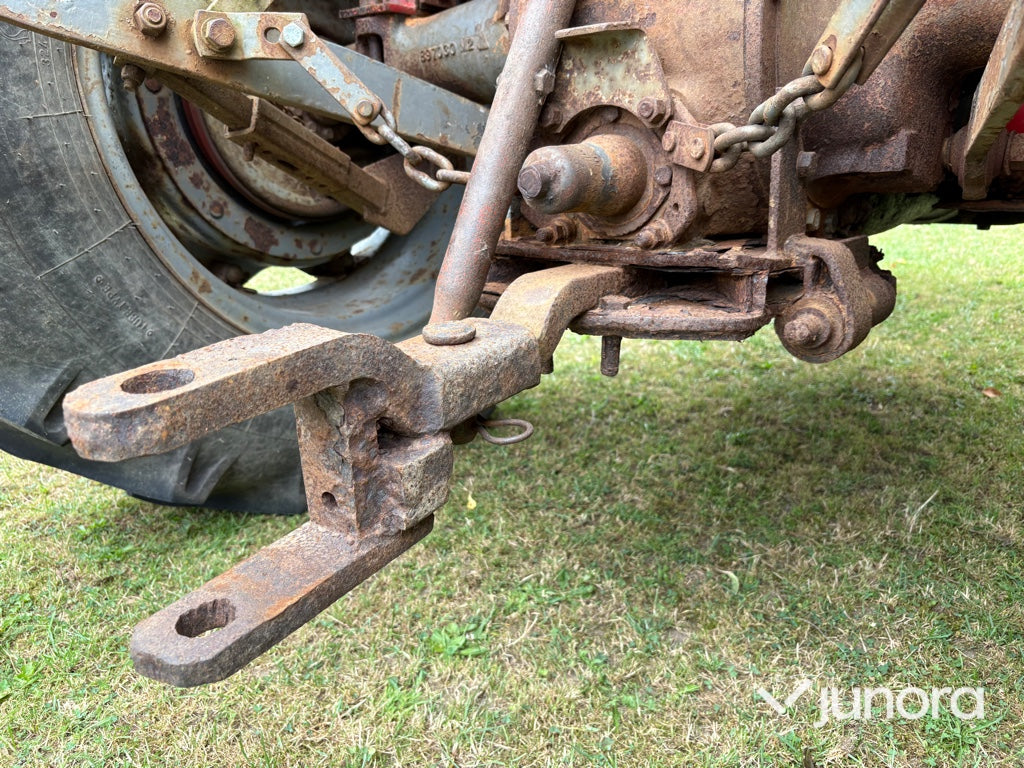Traktor - Massey Ferguson, 135 Special 8-VX