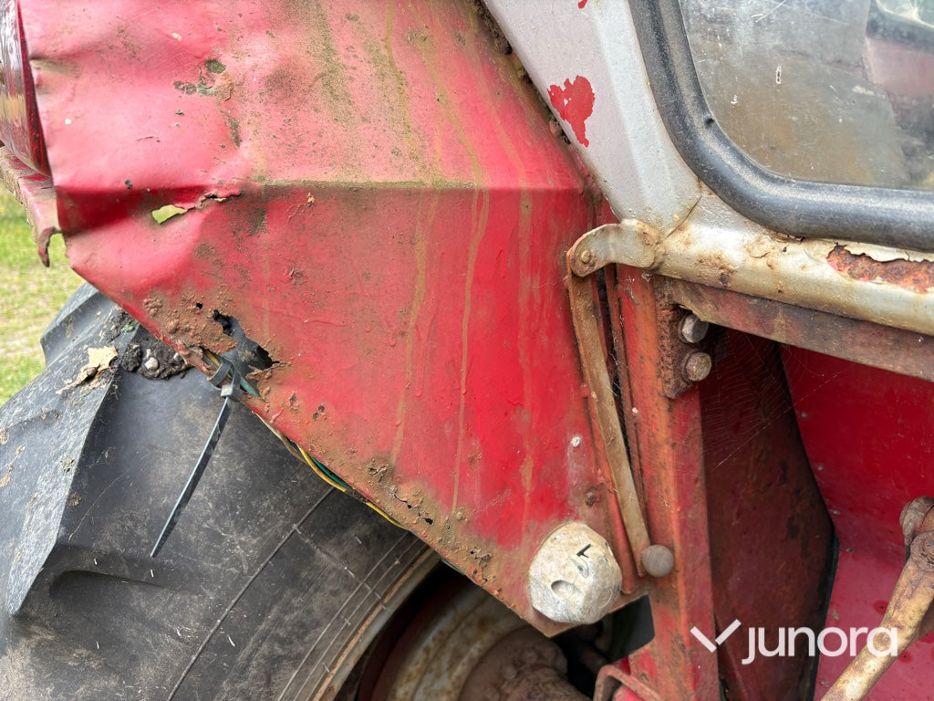 Traktor - Massey Ferguson, 135 Special 8-VX