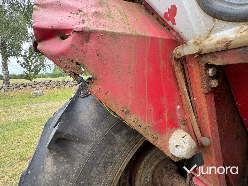Traktor - Massey Ferguson, 135 Special 8-VX