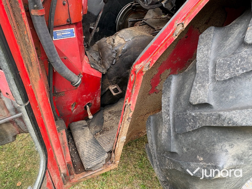 Traktor - Massey Ferguson, 135 Special 8-VX