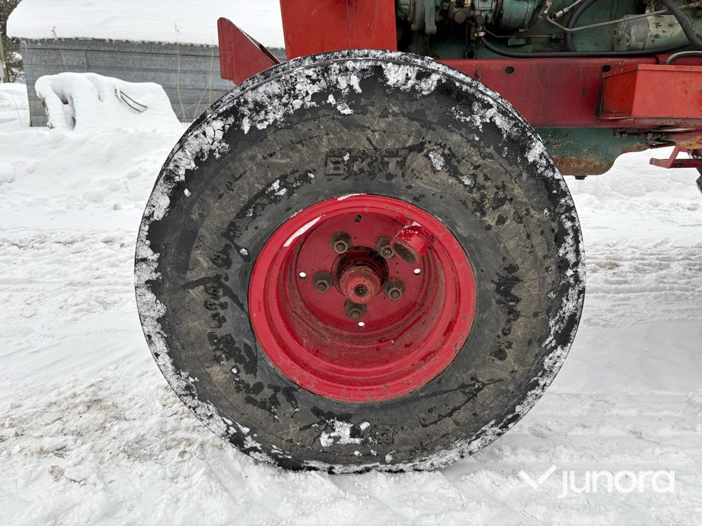 Traktor - Volvo BM T 800
