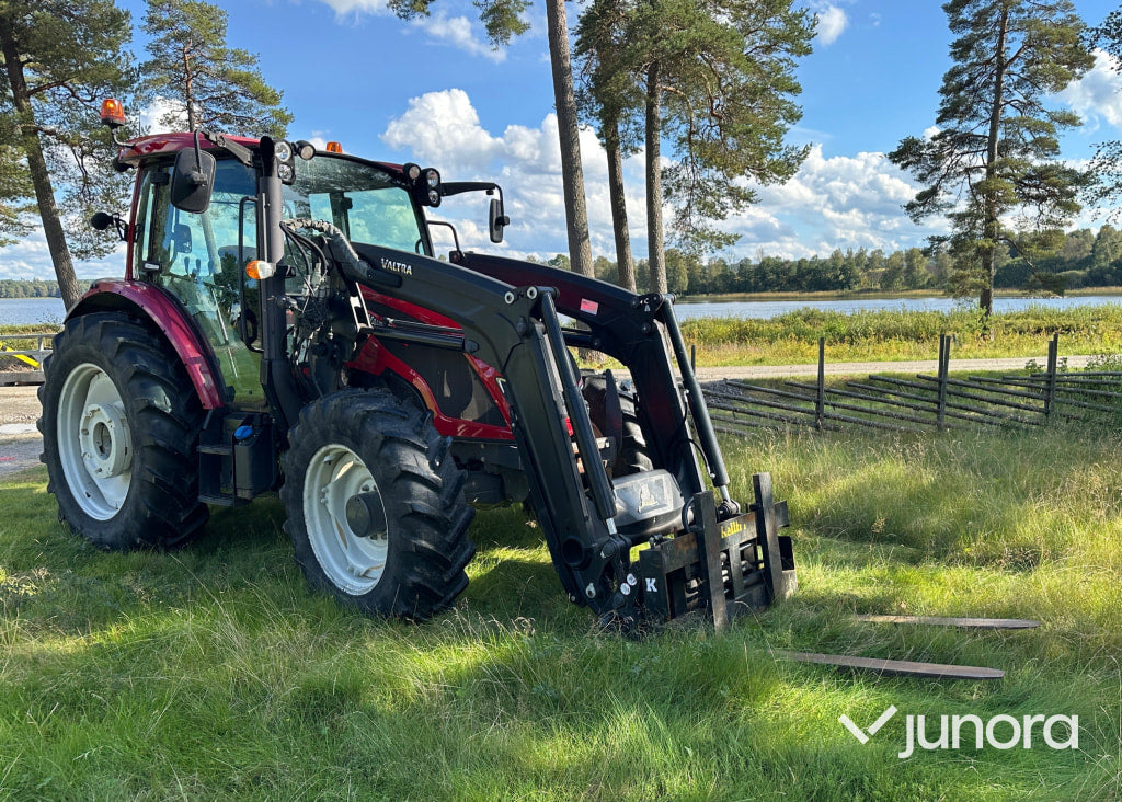 Traktor med lastare - Valtra, A134