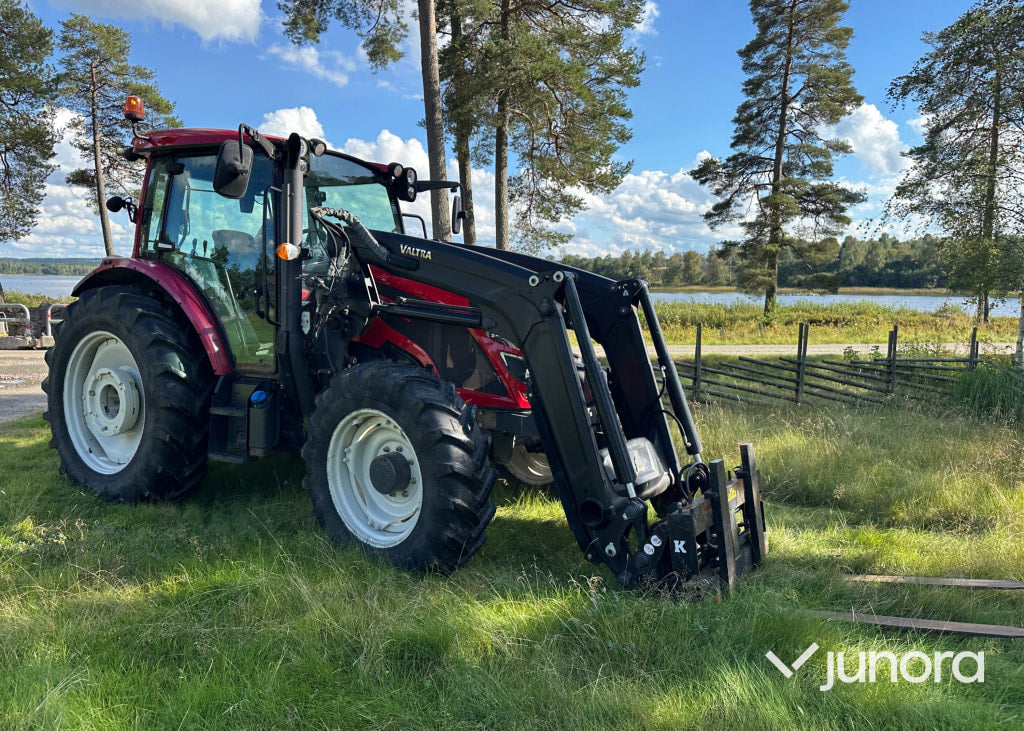 Traktor med lastare - Valtra, A134