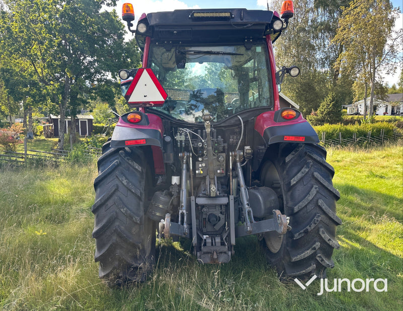 Valtra A134 med lastare