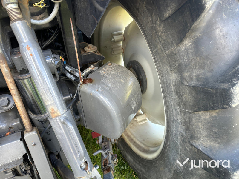 Valtra A134 med lastare