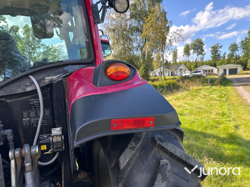 Traktor med lastare - Valtra, A134
