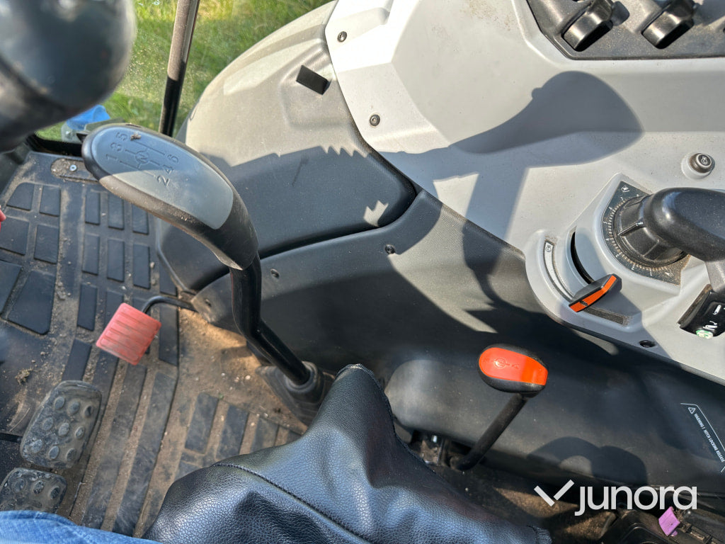 Traktor med lastare - Valtra, A134
