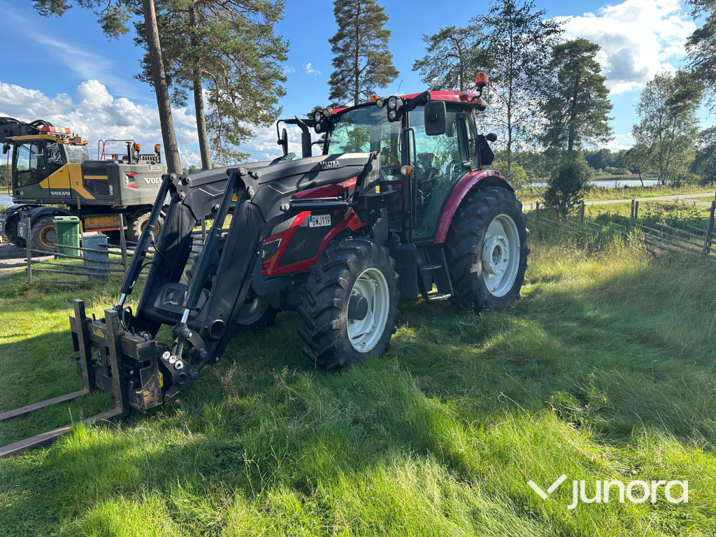 Traktor med lastare - Valtra, A134