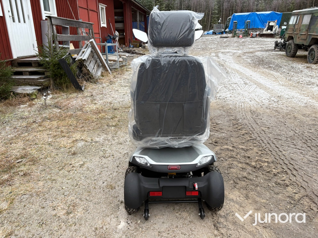 Promenadskoter - C.T.M, HS-828