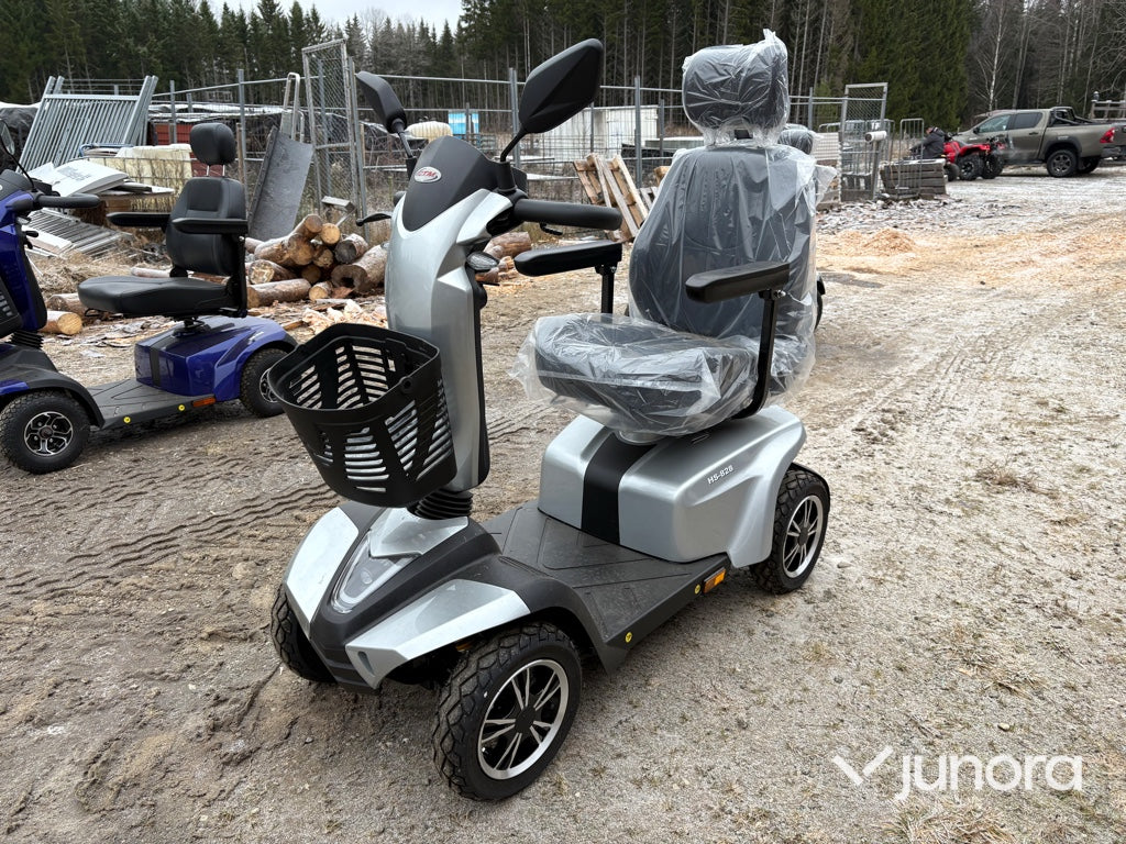 Promenadskoter - C.T.M, HS-828