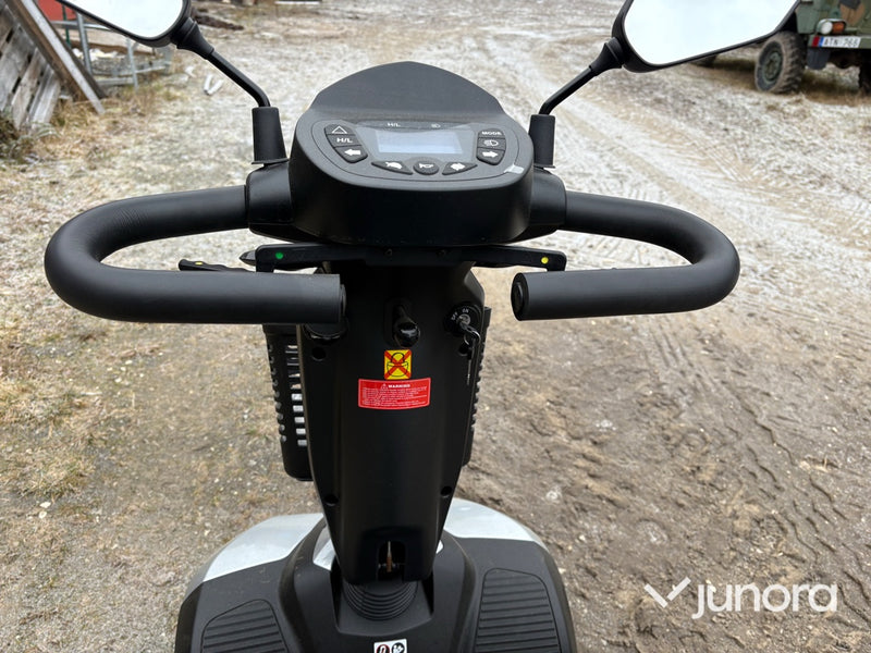 Promenadskoter - C.T.M HS-828