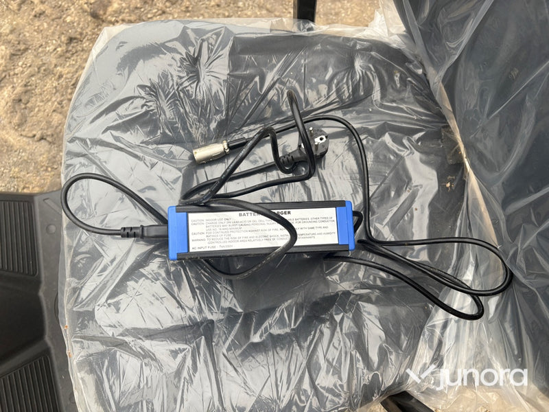 Promenadskoter - C.T.M HS-828