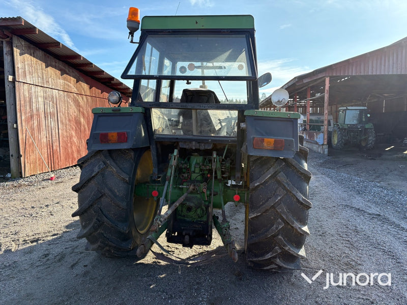 Traktor - John Deere, 3130