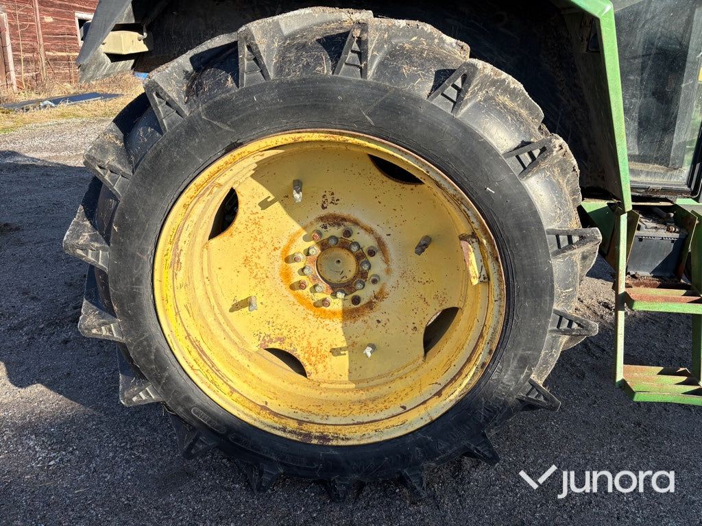Traktor - John Deere, 3130