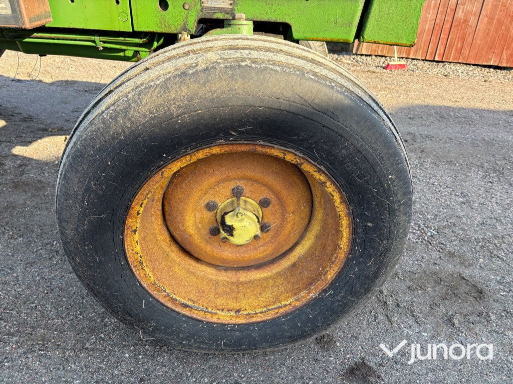 Traktor - John Deere, 3130