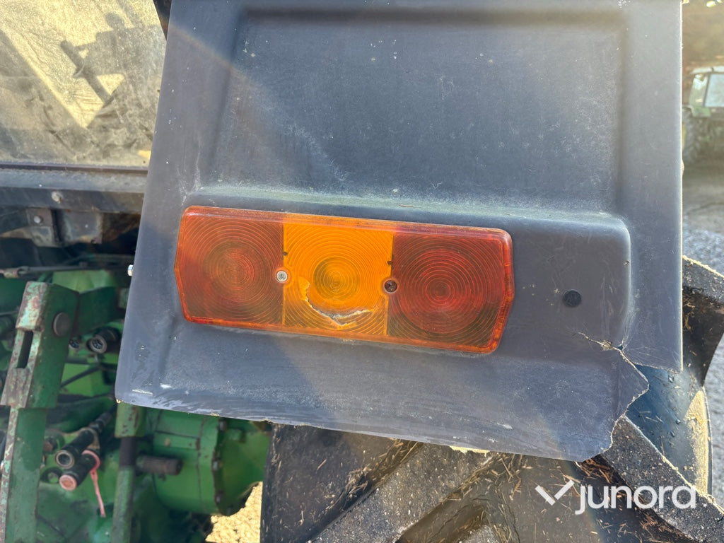Traktor - John Deere, 3130