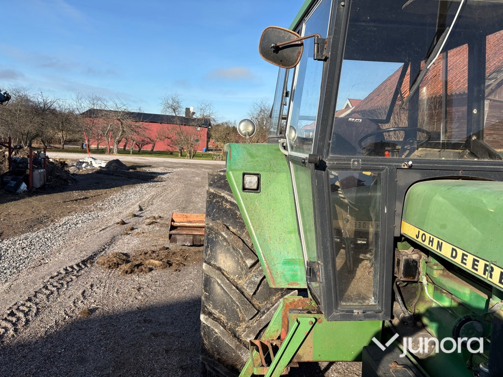 Traktor - John Deere, 3130