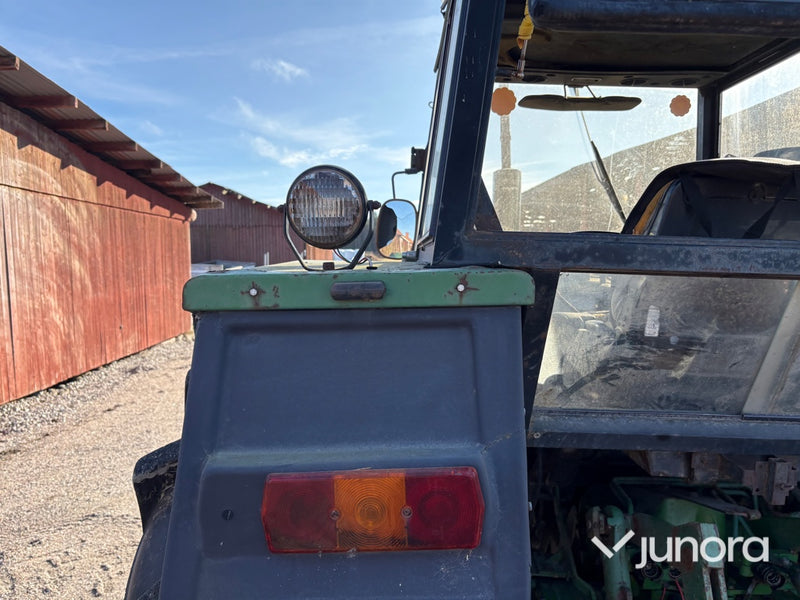 Traktor - John Deere, 3130