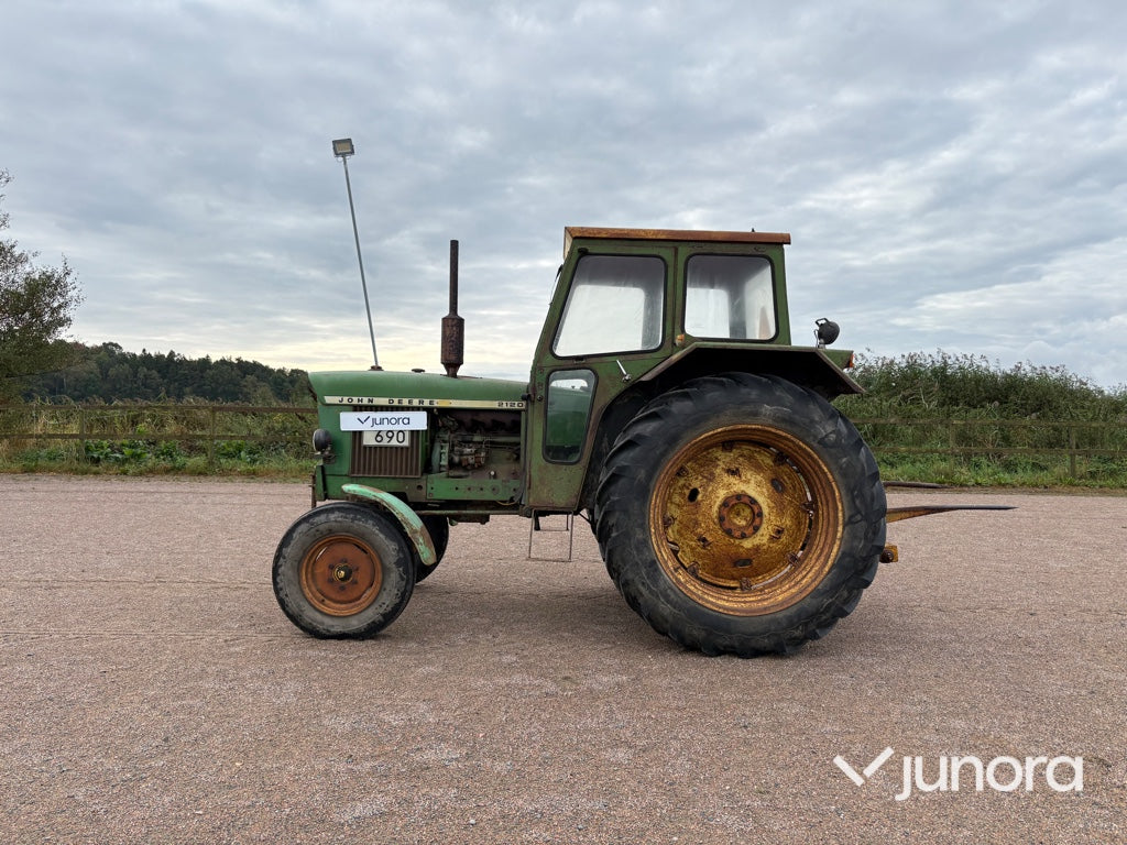 Veterantraktor John Deere 2120