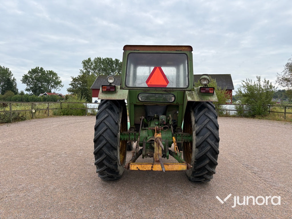 Veterantraktor John Deere 2120