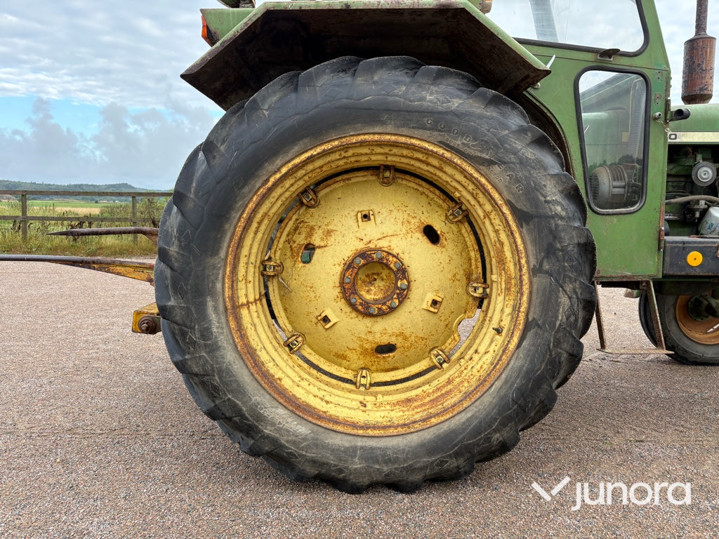 Veterantraktor John Deere 2120