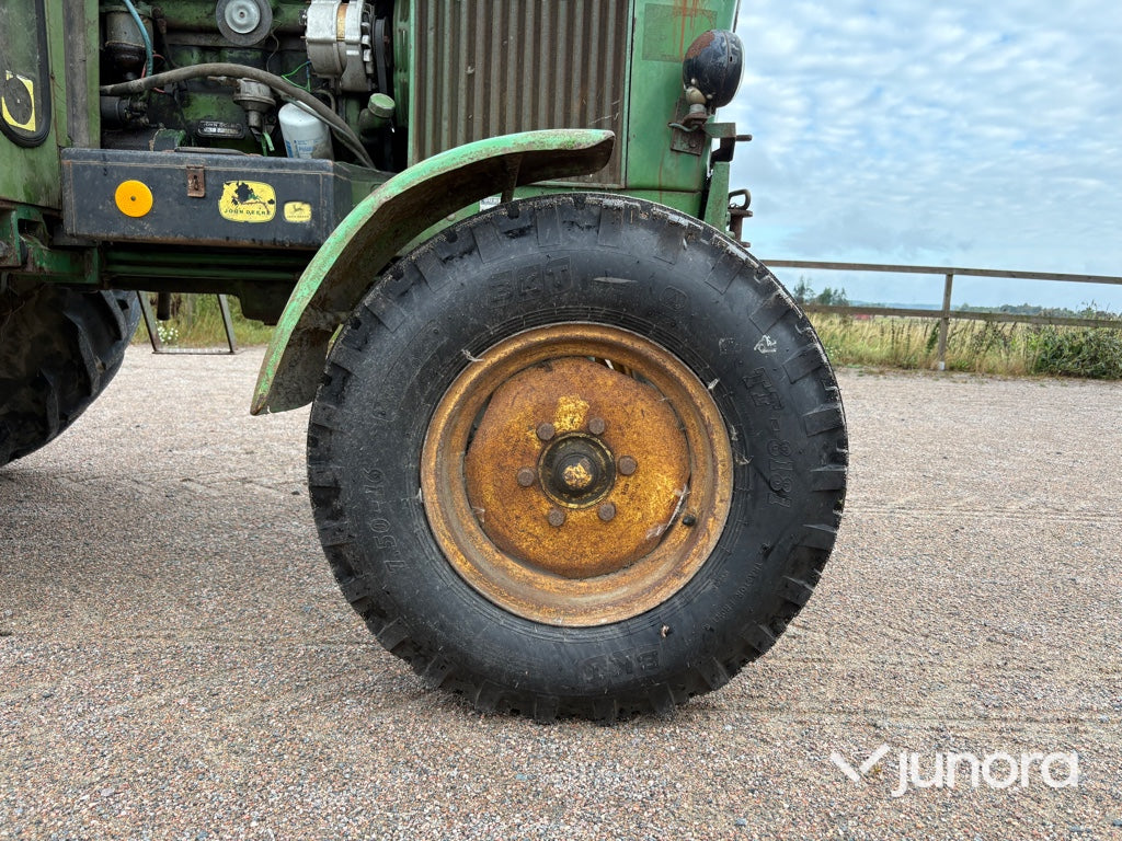 Veterantraktor John Deere 2120
