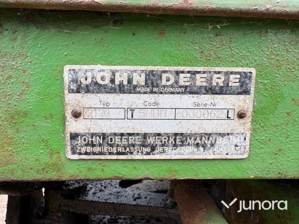 Veterantraktor John Deere 2120