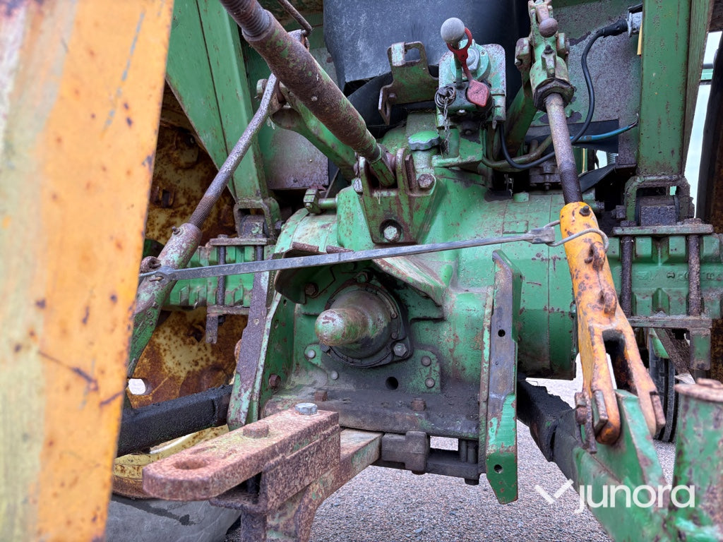 Veterantraktor John Deere 2120